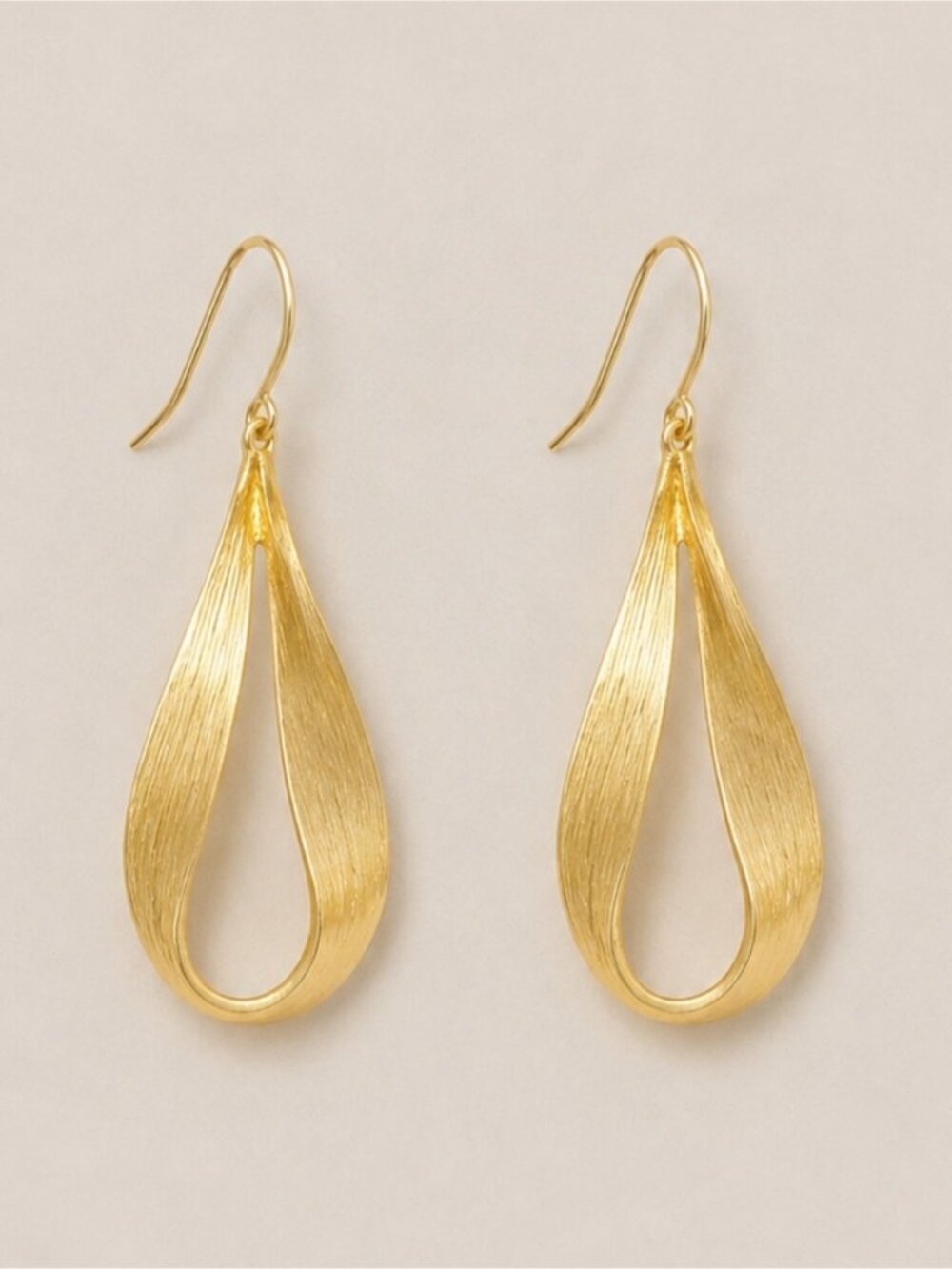 New! Gold Teardrop Leaf Statement Drop Earrings NWOT